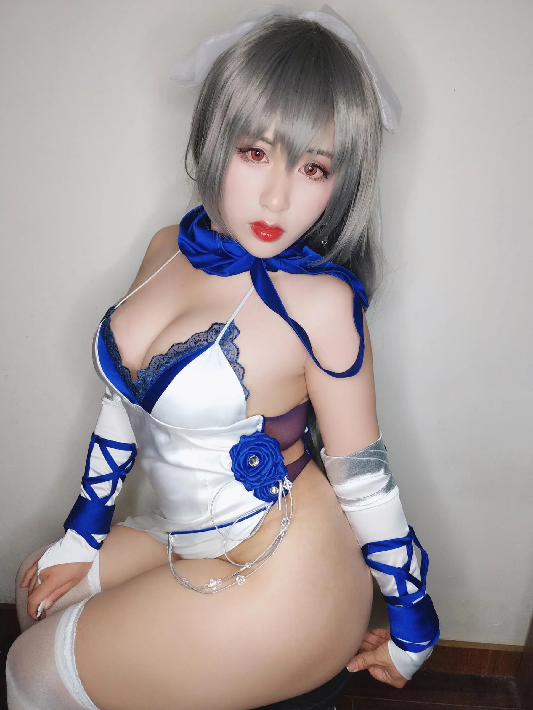 柘烟Zuken – NO.09 路易九世礼服自拍 [39P]插图1